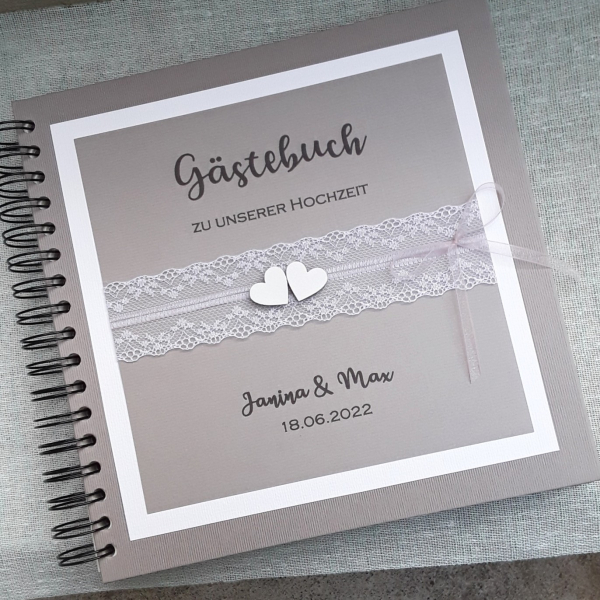 Personalisiertes Gästebuch zur Hochzeit vintage taupe grau weiß Spitze Herzchen Holz Hochzeitsgeschenk
